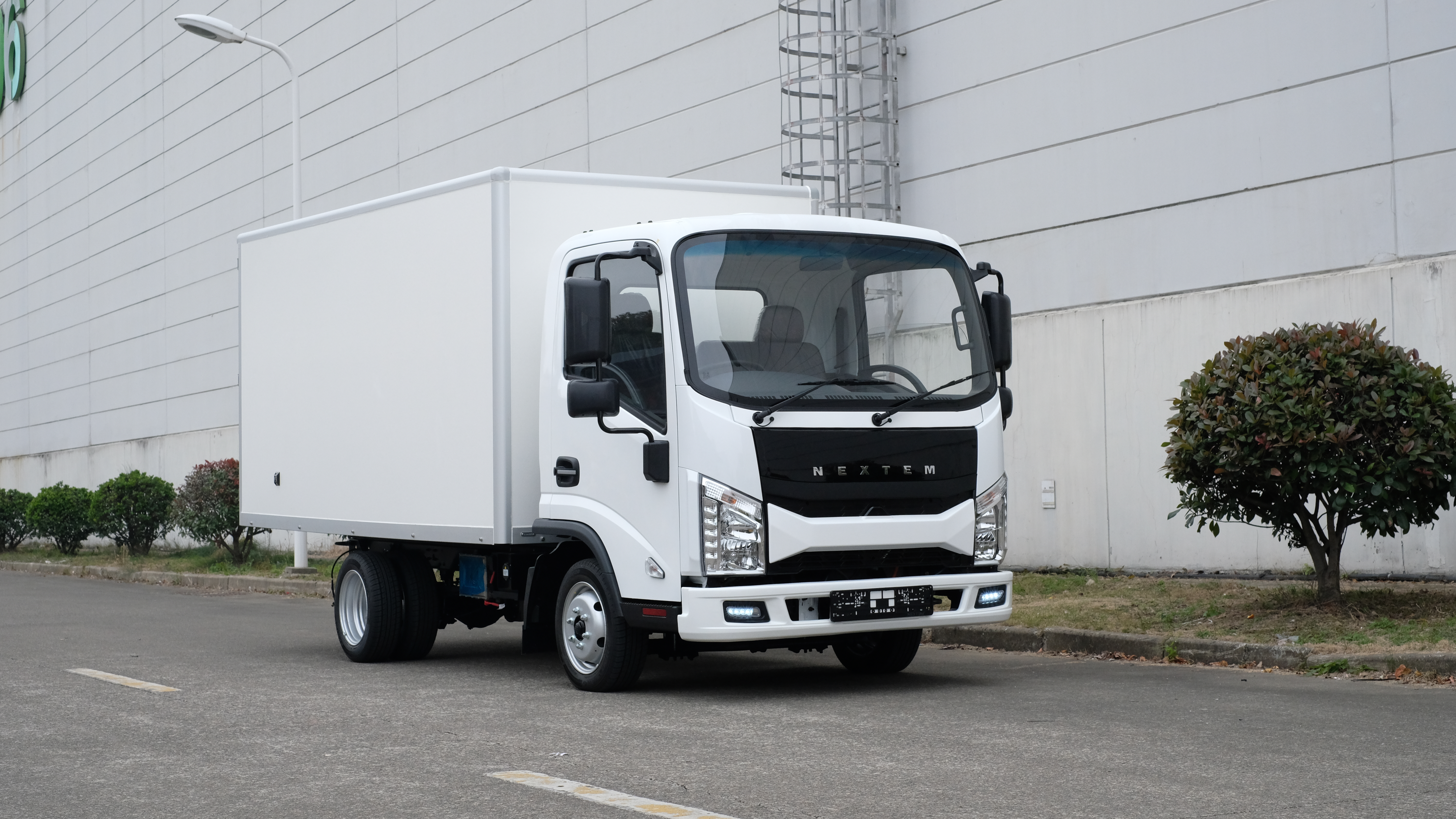 Nextem Humpback High-Capacity Urban Logistics Truck – commercial EV Caribbean fleet solution